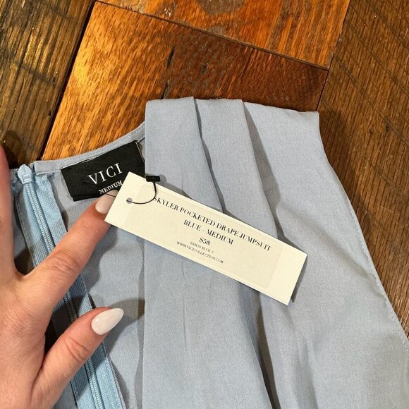 Vici Skyler Pocketed Drape Jumpsuit Blue Size Medium NWT - Picture 2 of 7